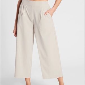 Athlete wide leg crop pant. Size 6